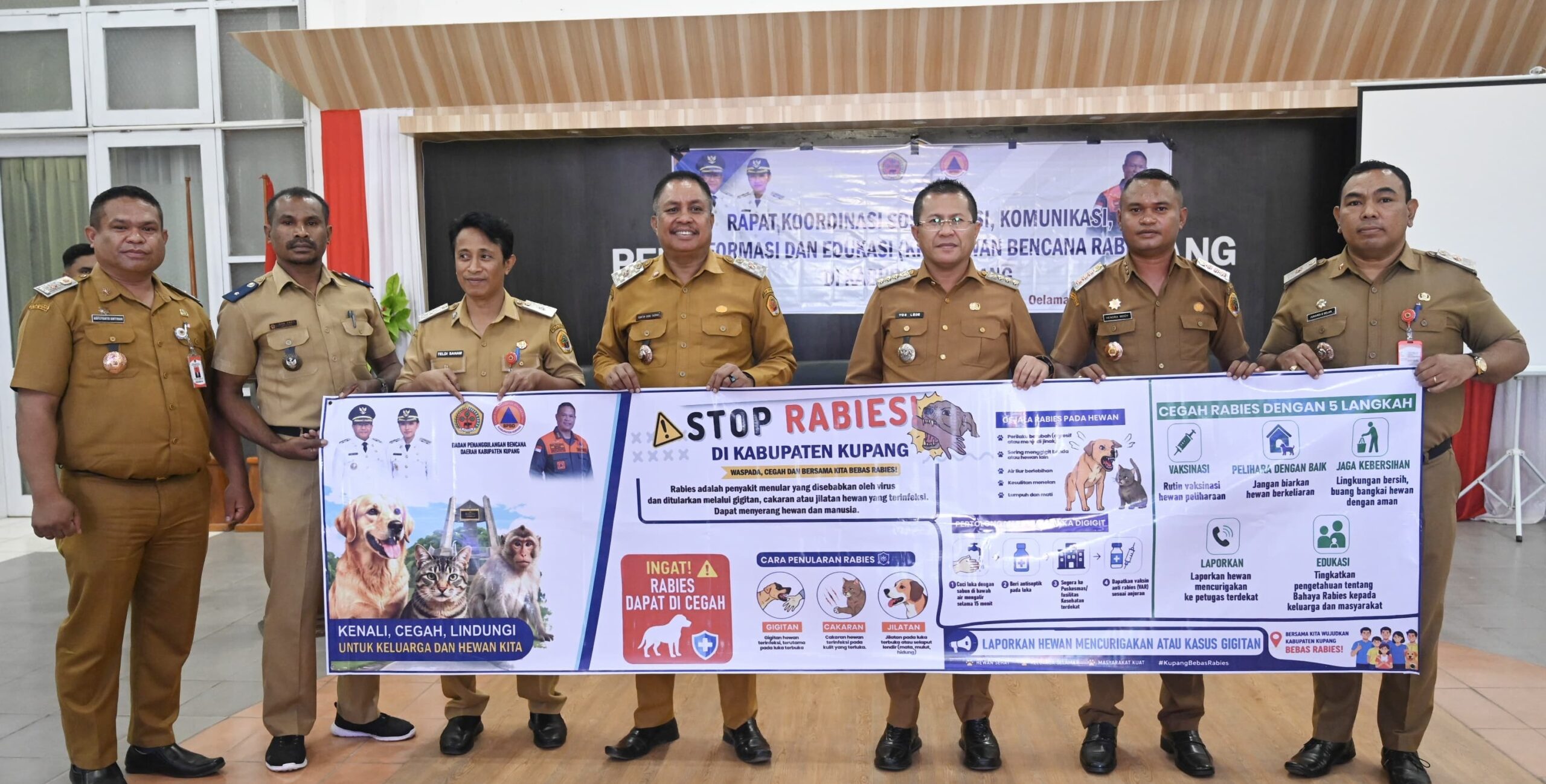 Keterangan: Foto Bersama.