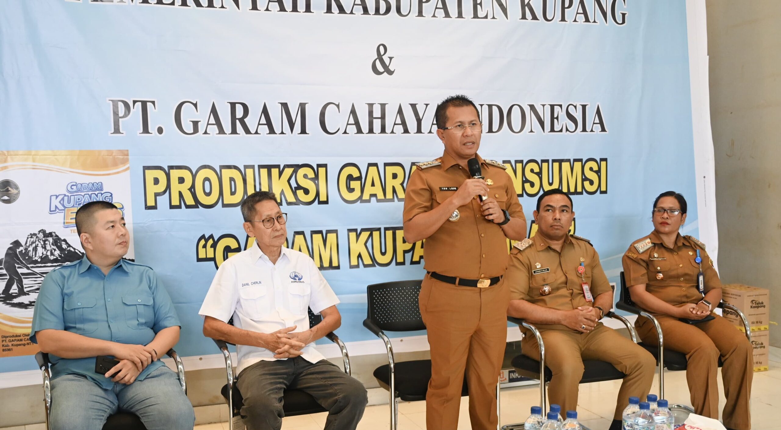 Keterangan: Bupati Kupang, Yosef Lede, S.H saat Menyampaikan Sambutannya.