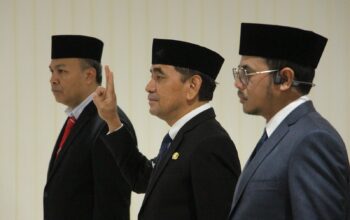 Keterangan: Pelantikan Sekretaris Daerah Provinsi NTT, Fransiskus Sales Sodo. (Tengah).