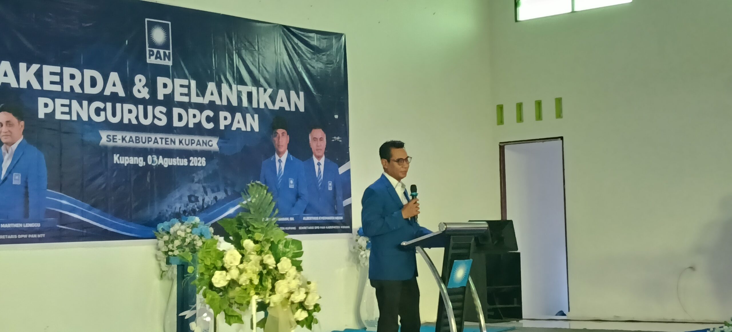 Keterangan: Ketua DPC Partai Amanat Nasional (PAN) Kabupaten Kupang, Linden Sanam saat Menyampaikan Sambutannya.