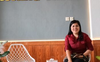 Keterangan: Camat Kupang Timur, Marina Ludji,S.IP.,M.M.