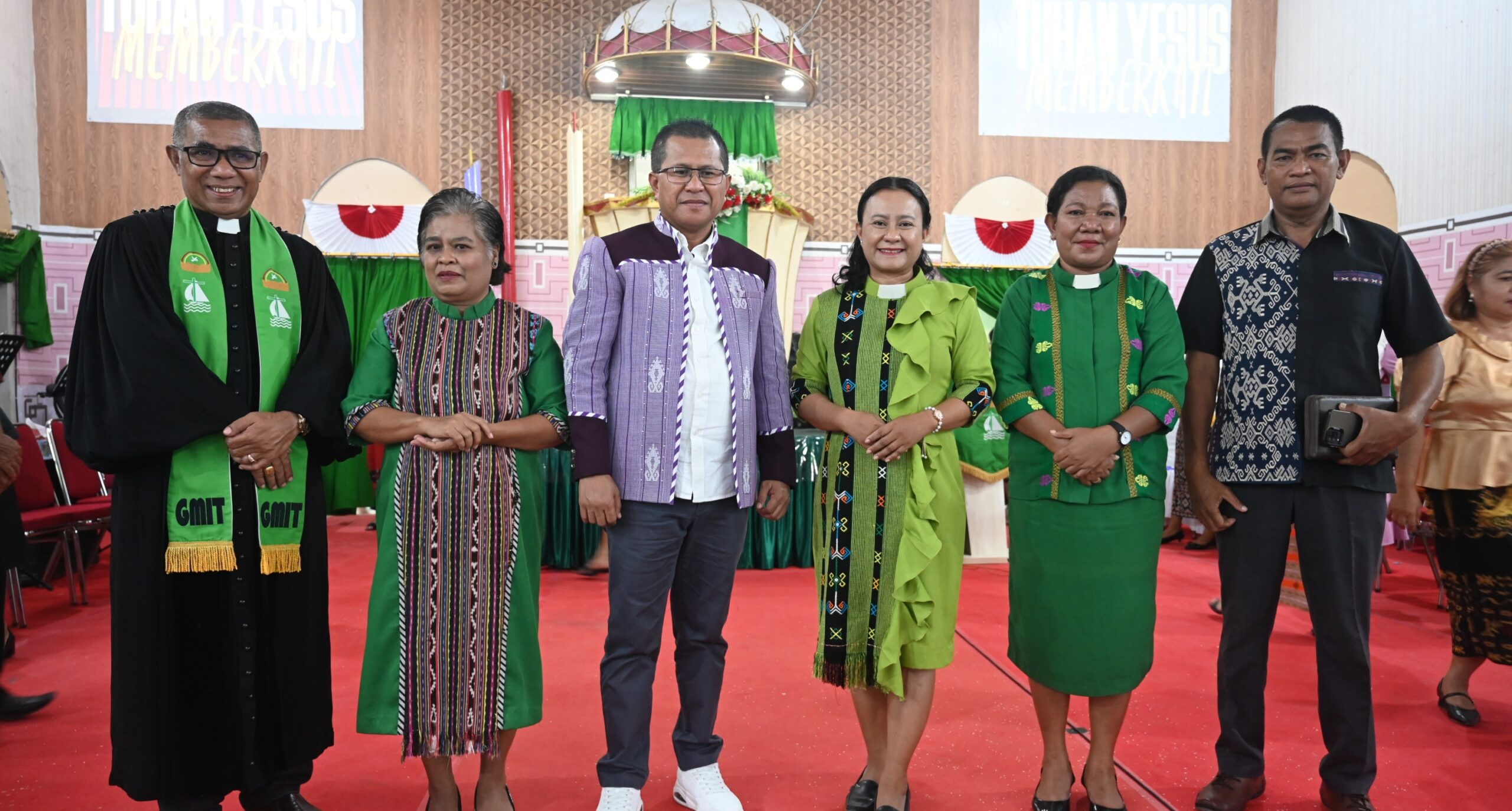 Keterangan: Foto Bersama.