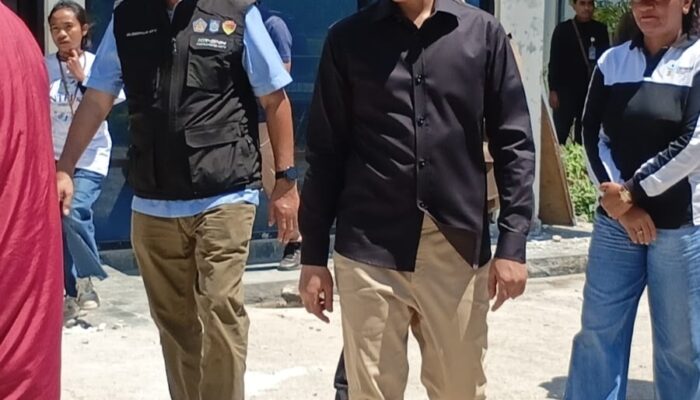 Wapres RI dan Gubernur NTT Tinjau Korban Bencana Gempa di Flores