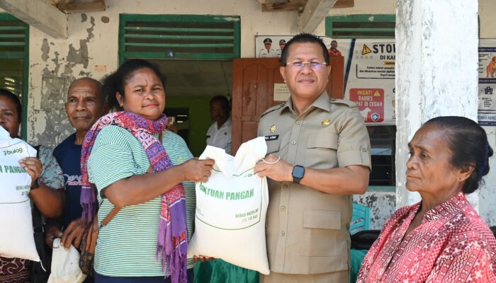 Ketersediaan Kebutuhan Pangan Masyarakat Terpenuhi, Bupati Kupang Salurkan 238 Ton Beras