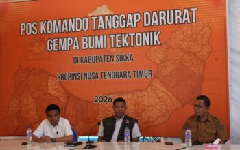Keterangan: Gubernur Nusa Tenggara Timur, Emanuel Melkiades Laka Lena, memimpin Rapat Konsolidasi Penanganan Dampak Gempa Flores di Kabupaten Sikka.