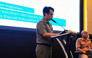 Keterangan: Sekretaris Daerah (Sekda) Kabupaten Kupang, Mateldius Soleman Jilis Sanam, S.T saat Menyampaikan Sambutannya.
