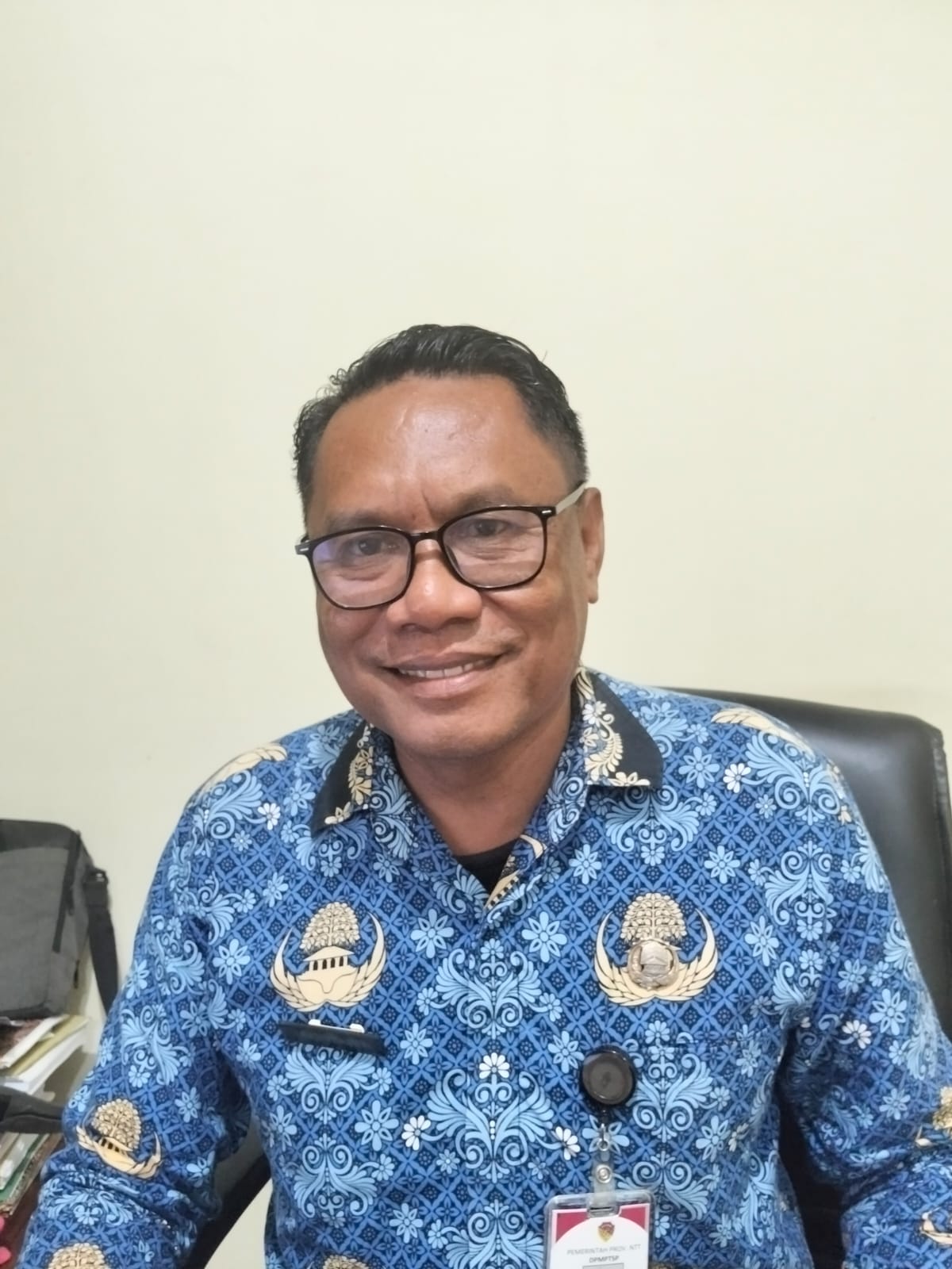 Keterangan: Penata Perizinan Madya selaku Penanggung Jawab PTSP pada DPMPTSP Pemerintah Provinsi NTT, Frans Samon.