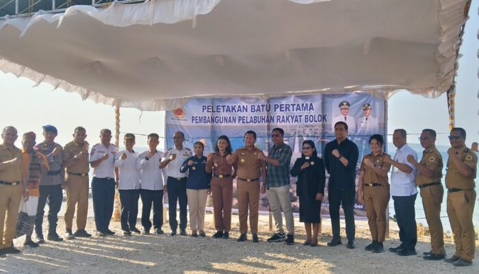 Wujudkan Visi Misi, Bupati dan Wabup Adakan Peletakan Batu Pertama Pembangunan Pelabuhan Rakyat di Bolok