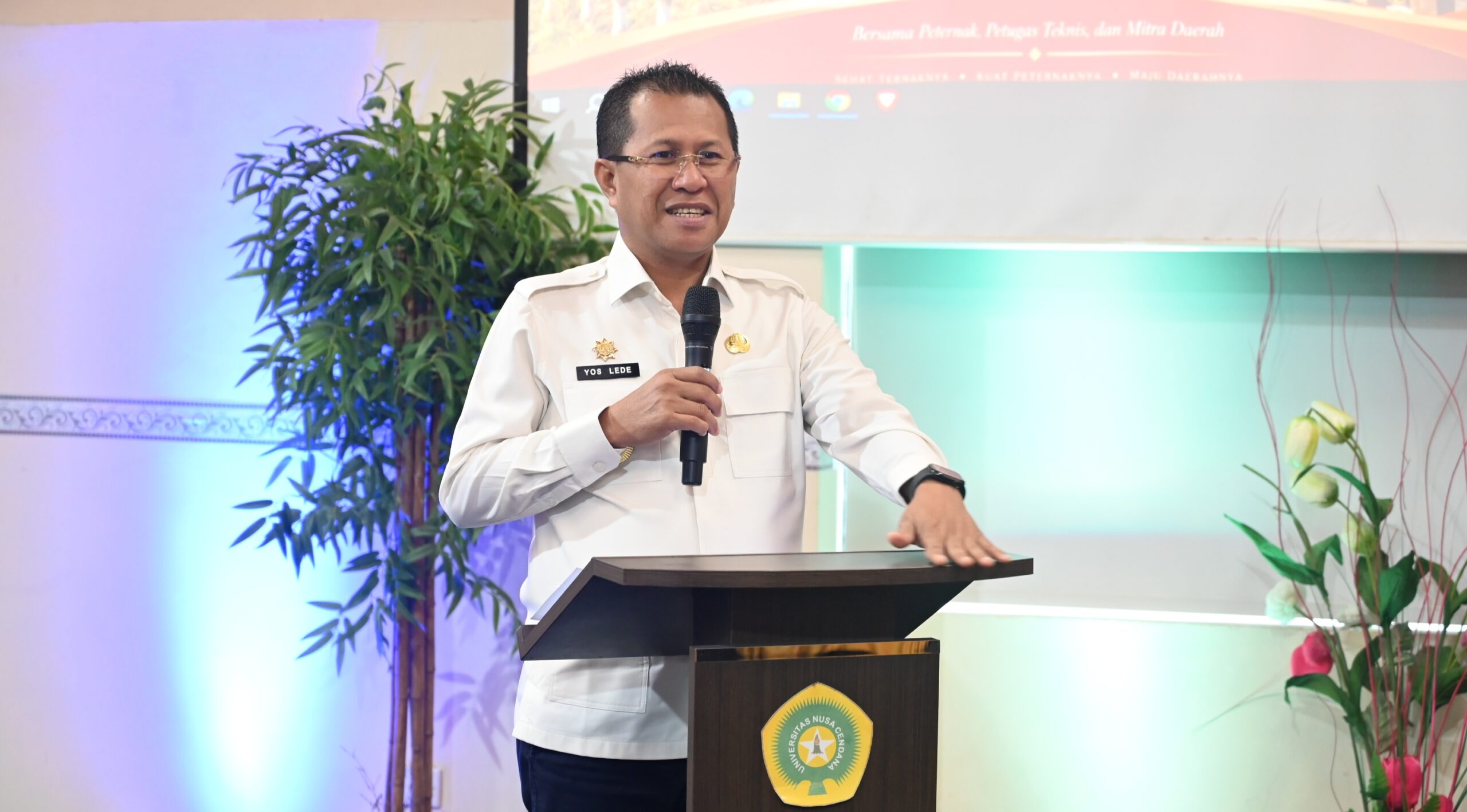 Keterangan: Bupati Kupang, Yosef Lede S.H saat Menyampaikan Sambutannya.