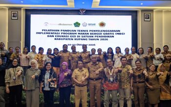 Keterangan: Foto Bersama.