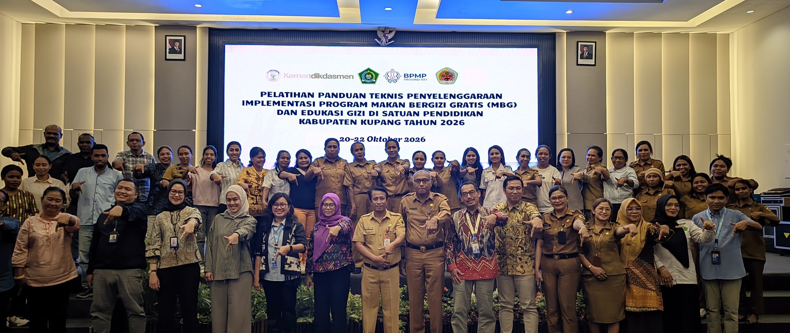 Keterangan: Foto Bersama.